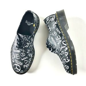 Dr Martens 1461 Script Peace Love Freedom Oxford Women’s 7 Dress Shoes